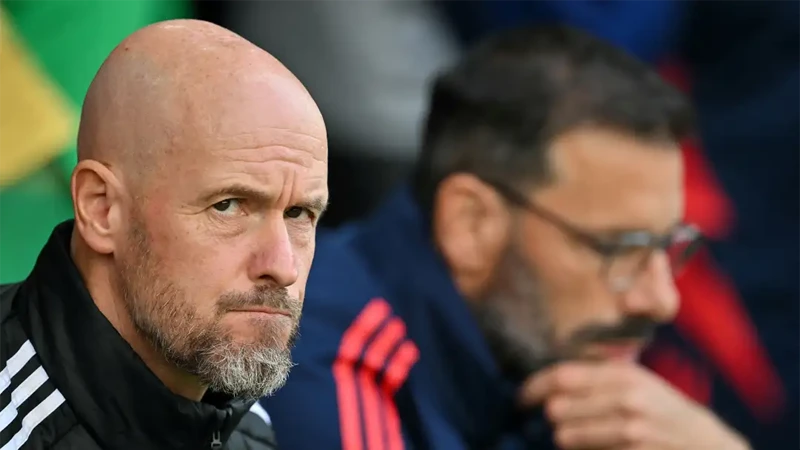 HLV Ten Hag vô cùng quan tâm đến Kvaratskhelia của Napoli